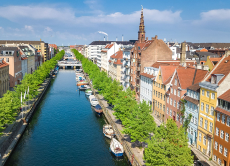 Rewards for tourists who litter pick in Copenhagen